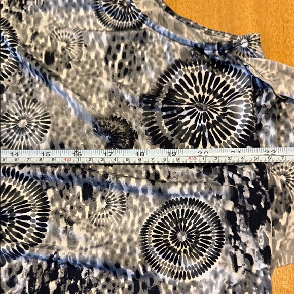 Laura Ashley Women's Patterned Sleeveless w Ruffles Top - Picture 4 of 5